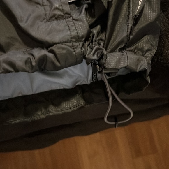 Mens size Large Columbia Sportswear Company Rain Jacket - Picture 5 of 5